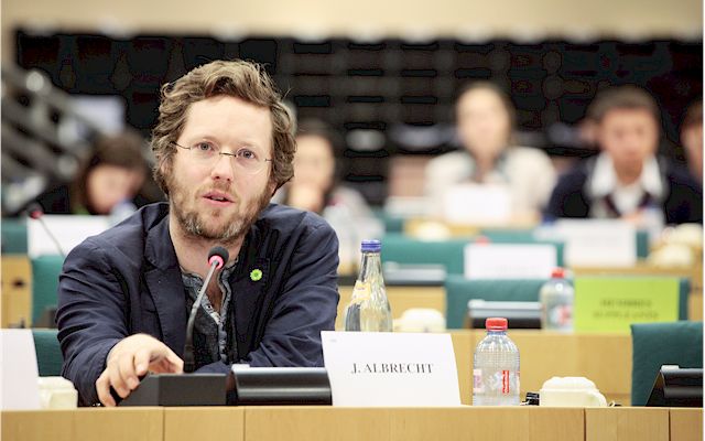 Der EU-Abgeordnete Jan Philipp Albrecht setzt sich mit allen Mitteln für eine Datenschutzverordnung ein. (Foto: European Parliament 2013)