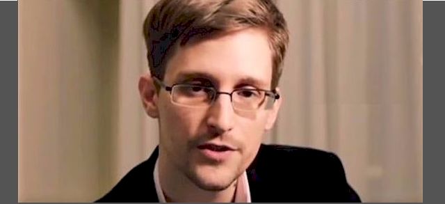 Edward Snowden stellt sich Snowden erstmals weltweit den Fragen eines deutschen Journalisten (Foto: Screenshot YouTube)