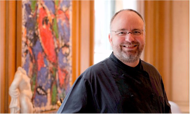 Kücvhenchefr Christian Lohse freut sich auf viele Gäste im Fischers Fritz. (Foto: Regent, Berlin)